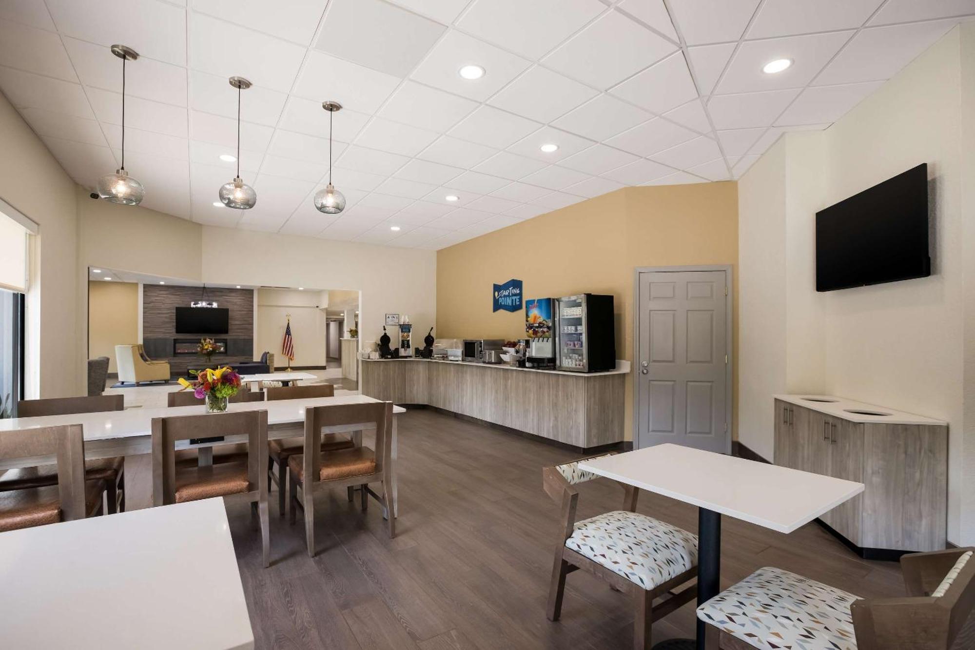 Clarion Pointe Sylva Near Cherokee Area Dillsboro Exterior photo